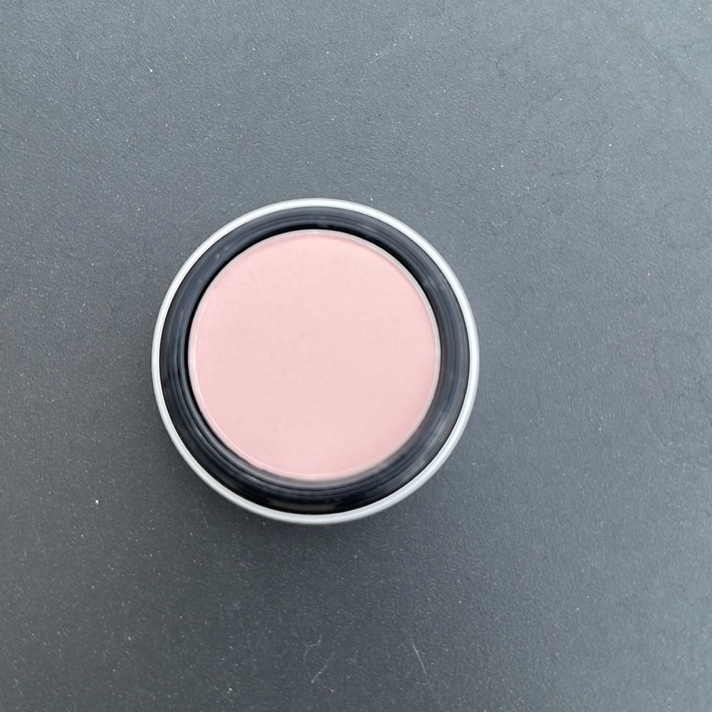 COPY - NWOT (3 pots) Bridal Pink Hypoallergenic Matte Eyeshadow